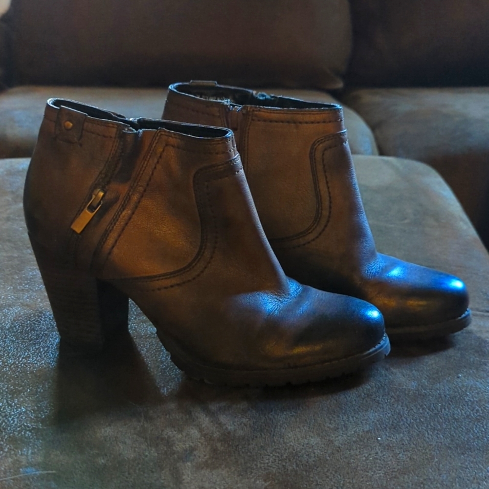 Clarks Artisan Ankle Bootie